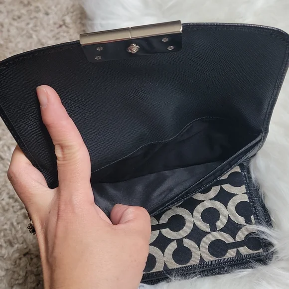 COACH - Picture 8 of 14